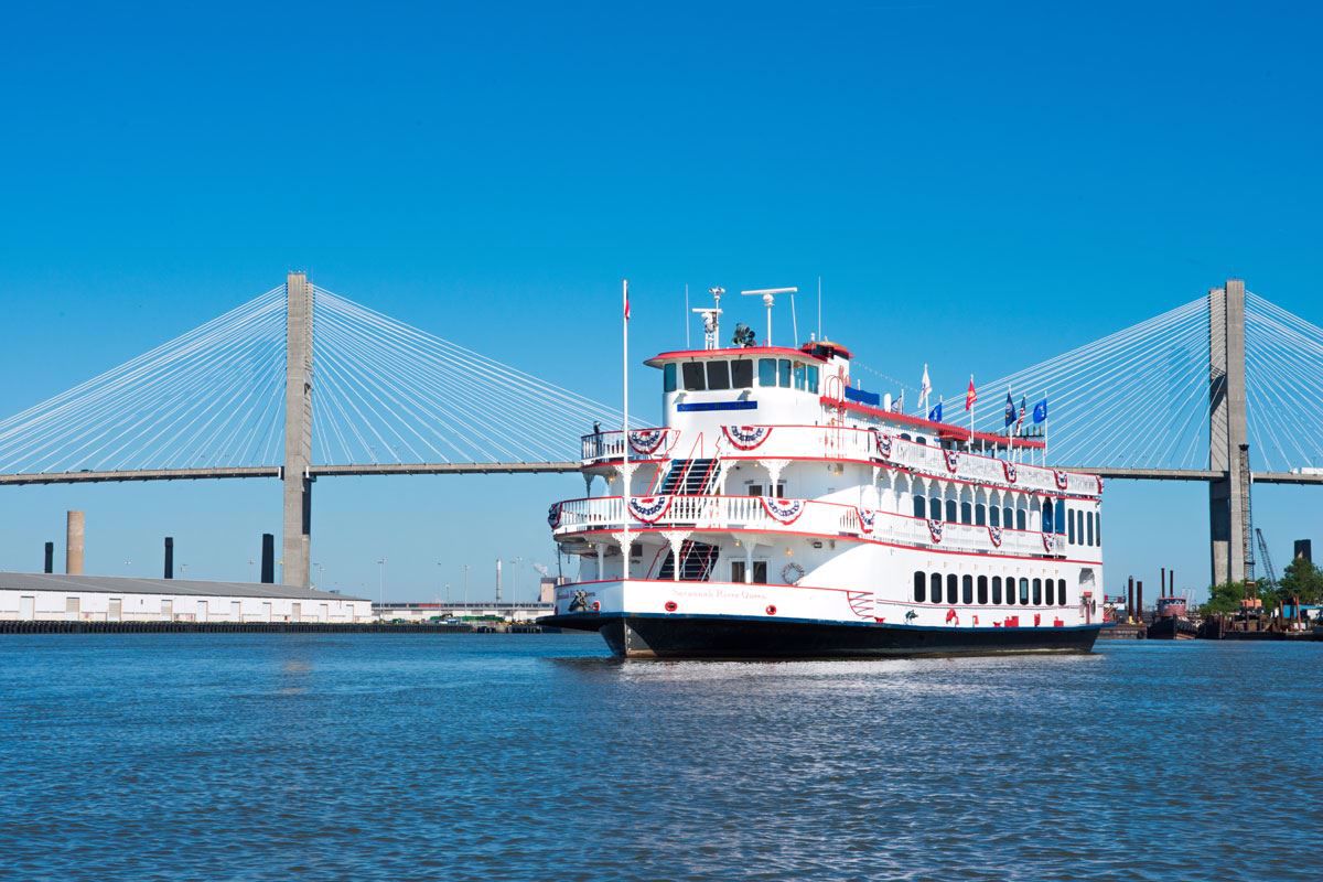 Tour Savannah on a replica paddle wheeler boat